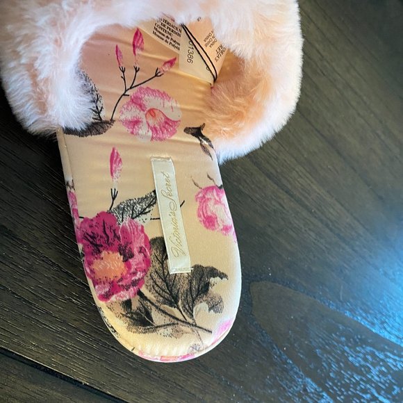 Victoria's Secret Pink Floral Satin Slippers Size M (7-8) - Picture 3 of 6